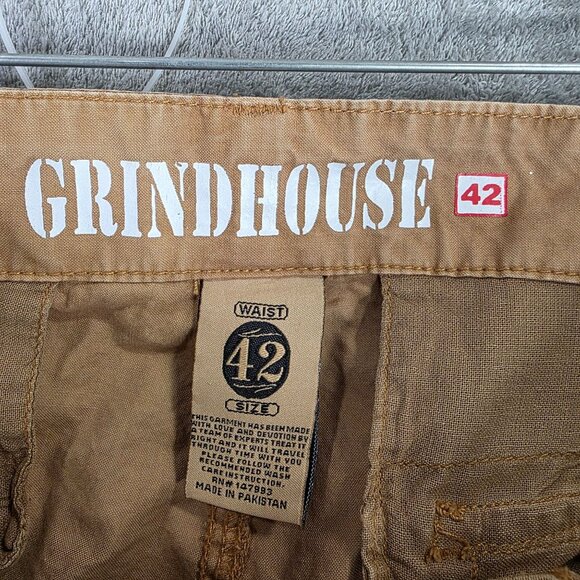 Mens Grindhouse Denim Co. Khaki Cargo Pants 100% Cotton Lightweight Size 42x32 - Picture 3 of 10